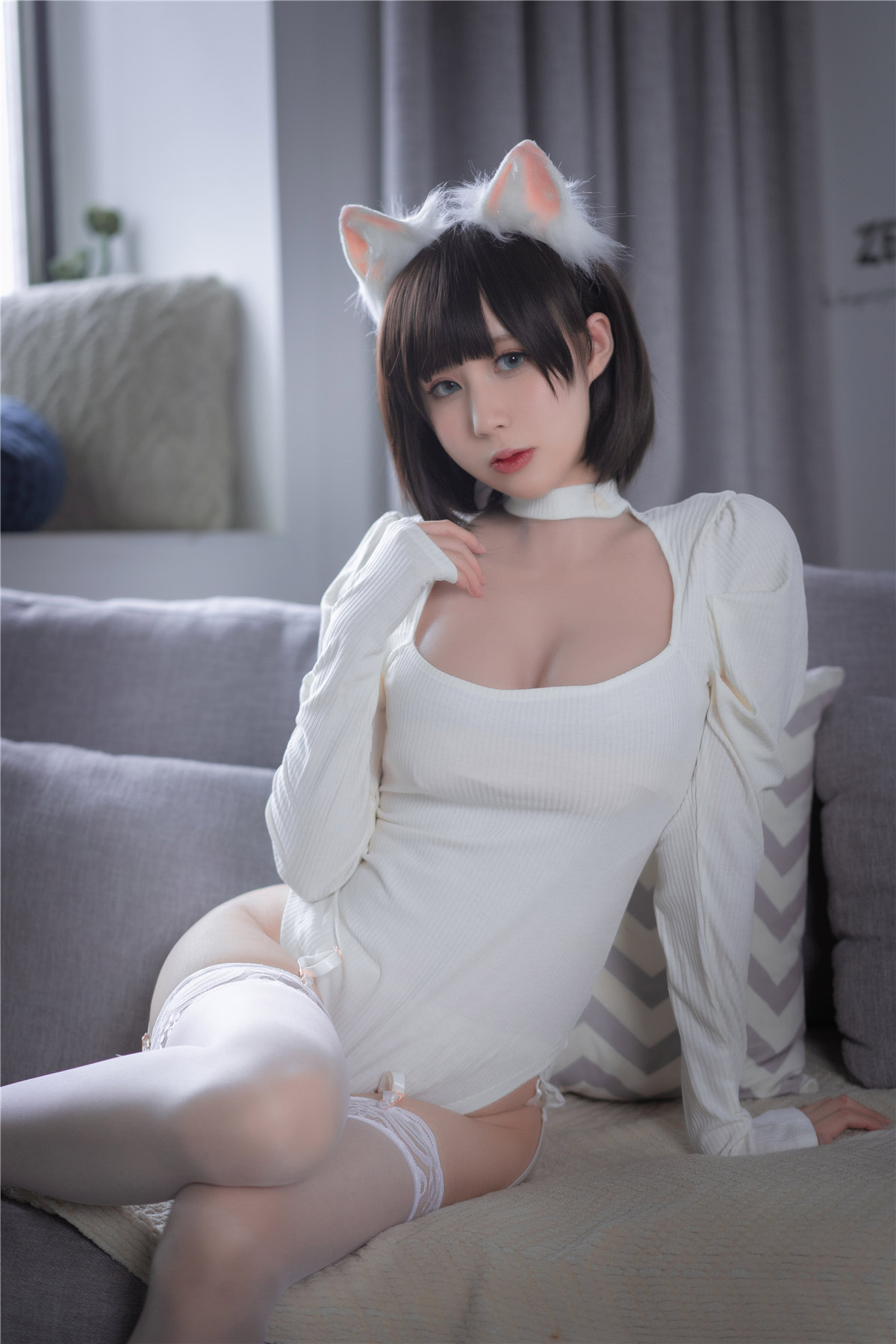 西园寺南歌 白猫白色连体衣[30P-121MB]